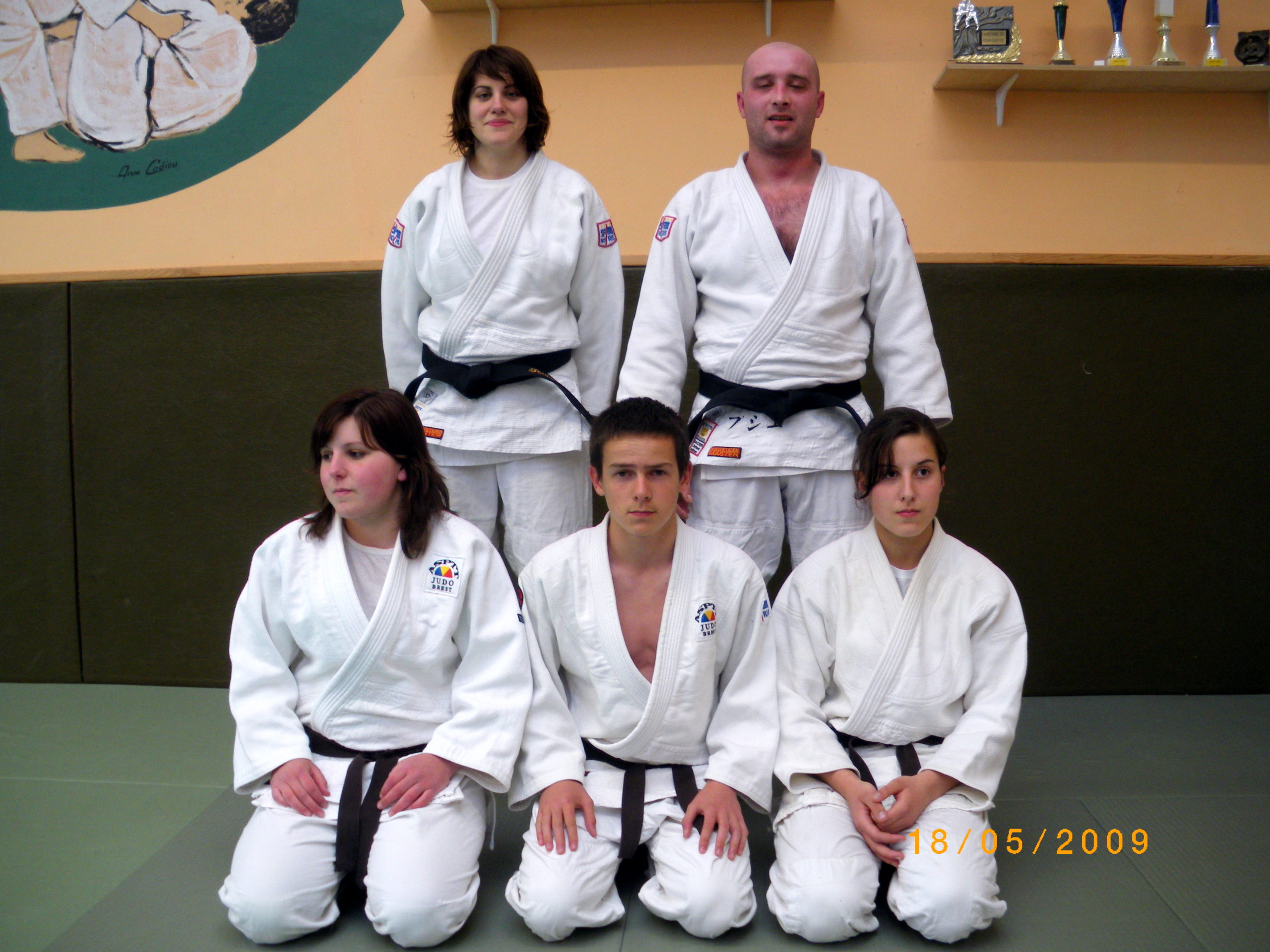 DE NOUVELLES CEINTURES NOIRES